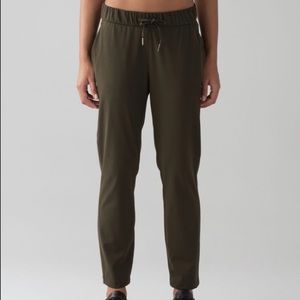 Lululemon On The Fly 7/8 Pant, olive